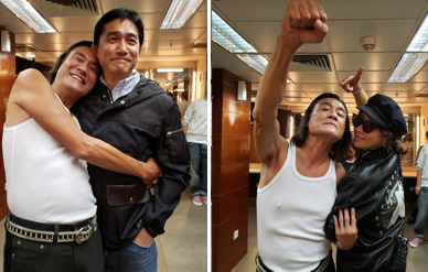 刘嘉玲夫妇看演唱会晒合影,梁朝伟被梁家辉熊抱很无奈!