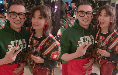 贾静雯合影苏有朋甜呼“无忌哥哥”，回忆杀！