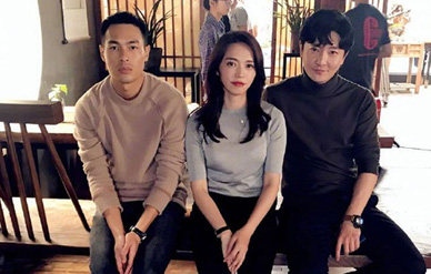 姚晨晒与郭京飞杨祐宁合照，网友发问“大强呢”！