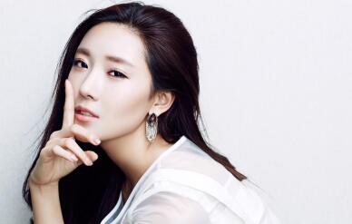 菅纫姿代言费多少/1500+明星代言签约