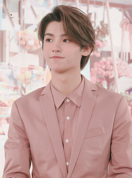 黄明昊