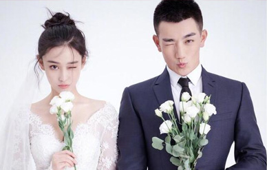 张馨予何捷夫妇大喜的日子,婚纱奢华而低调!